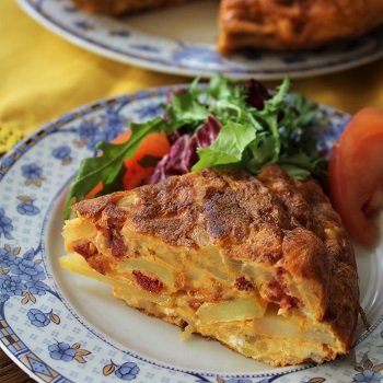 Przepis na hiszpańską tortillę z chorizo