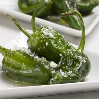 Hiszpańskie tapas - przepis na smażone papryczki padron