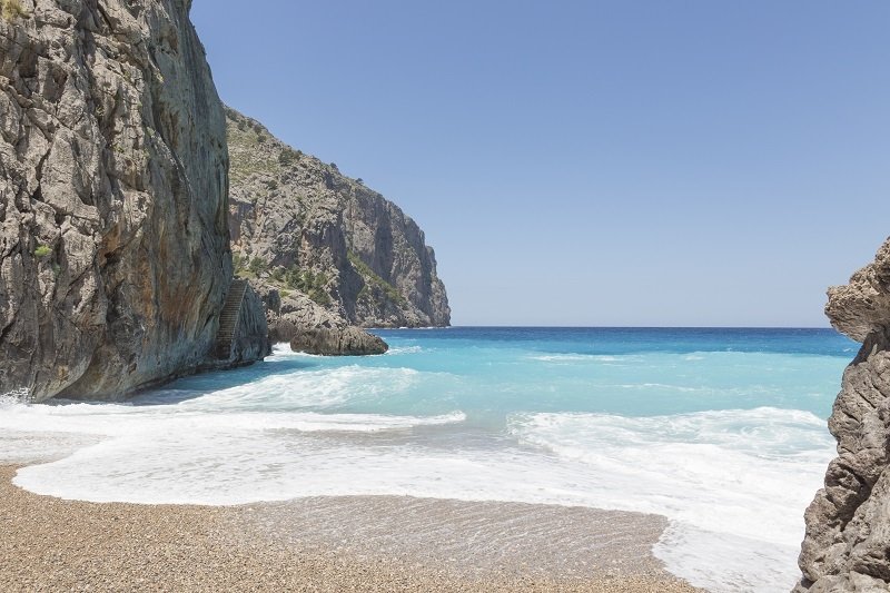 Dzika plaża Sa Calobra (Majorka)