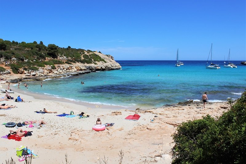 Dziewicza plaża Cala Varques (Majorka)