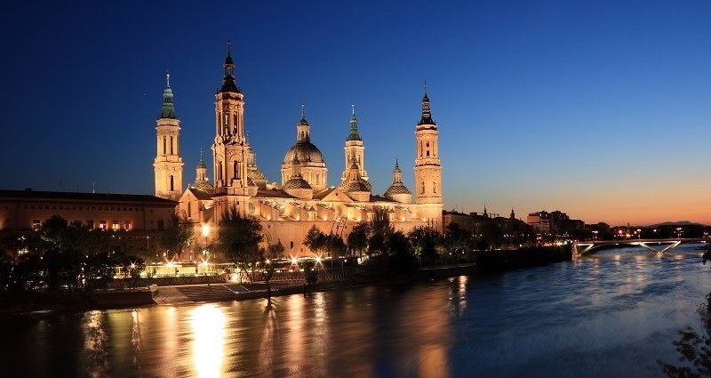 Bazylika katedralna Nuestra Señora de El Pilar w Saragossie