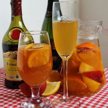 Przepis na sangrię z winem musującym