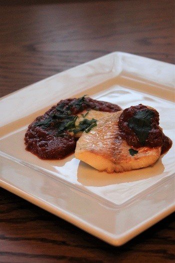 Przepis na dorsza w sosie vizcaína (bacalao a la vizcaína)