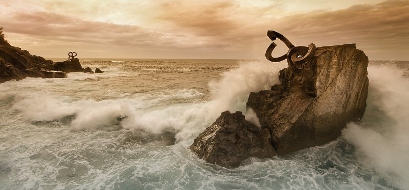 Peine del Viento to kompozycja rzeźb w malowniczym zakątku San Sebastian