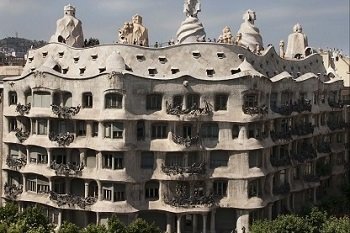 Najczęściej zwiedzane zabytki i muzea w Hiszpanii (La Pedrera w Barcelonie)