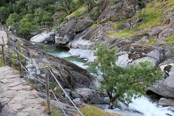 Valle del Jerte - dolina rzeki Jerte w Hiszpanii (Estremadura)