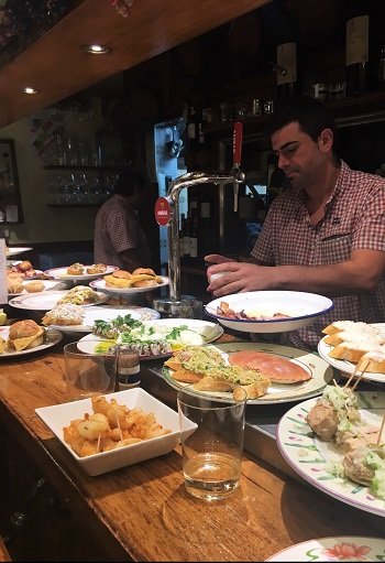 San Sebastián - bary z najsmaczniejszymi pinchos